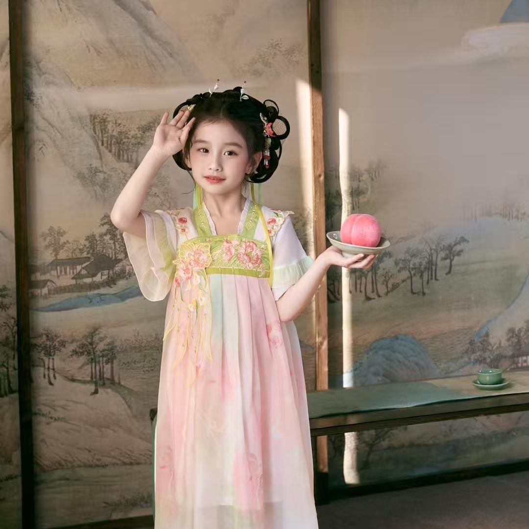 月月汉服工厂店