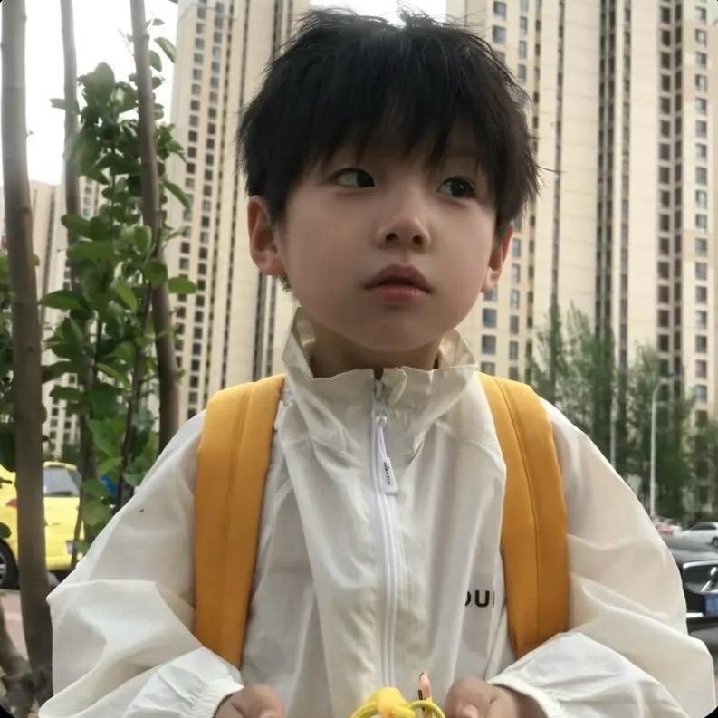 忧郁总裁兜不住屎被护工暴打