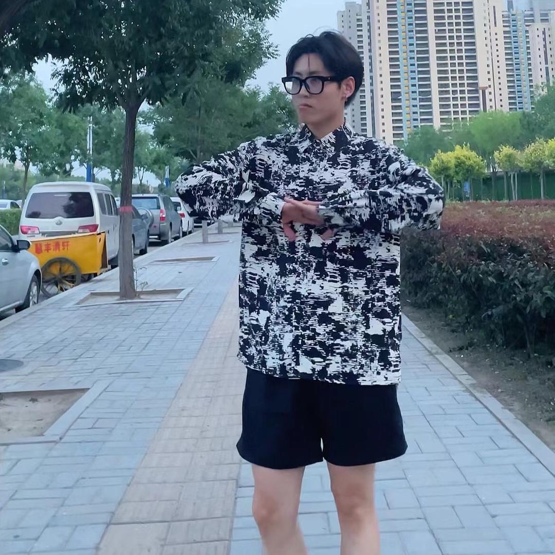 张张爱喝水
