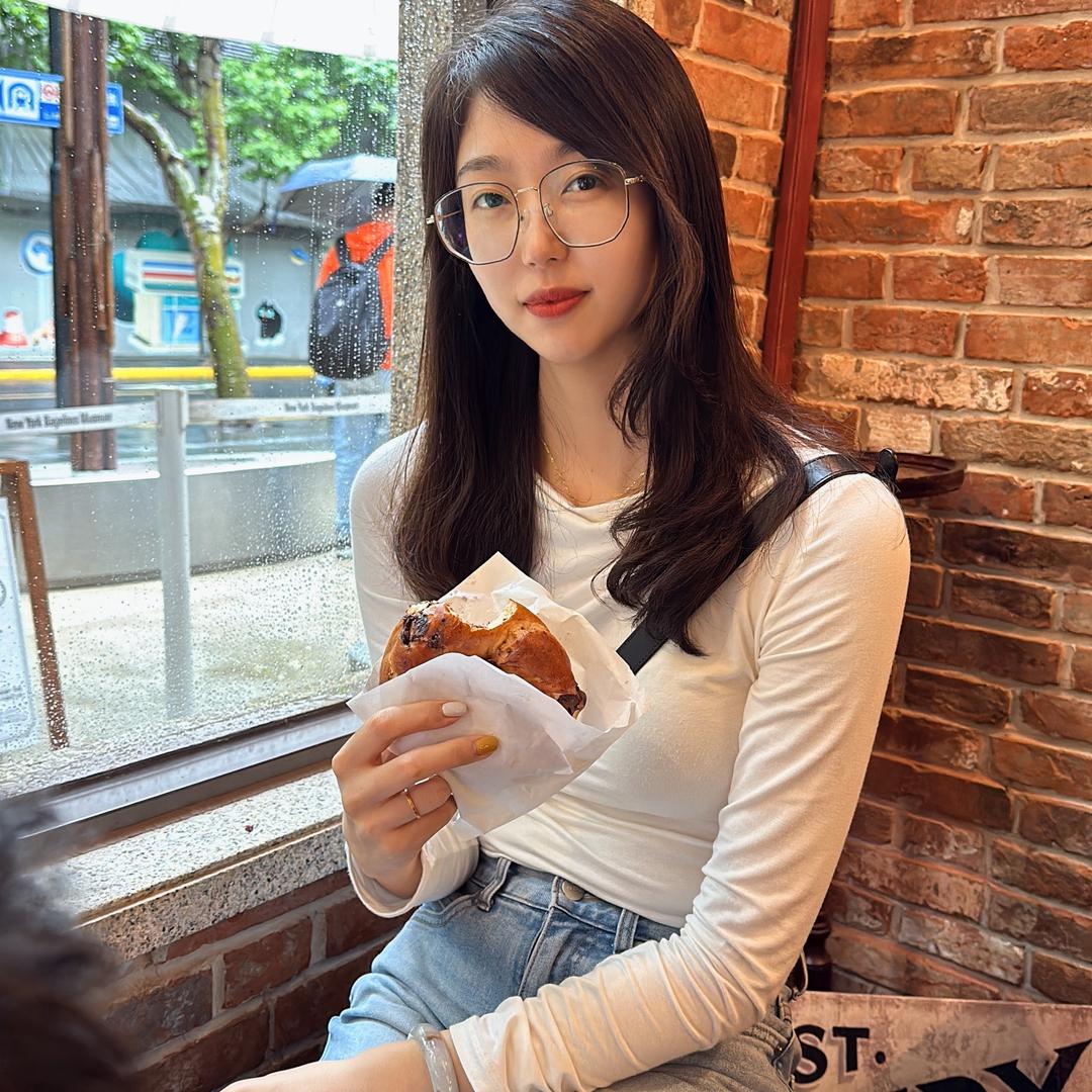 行走  老板娘