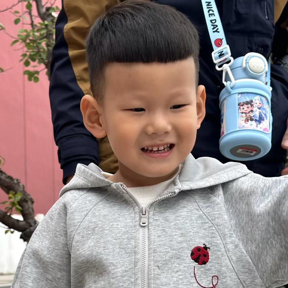 凡仔小朋友👶