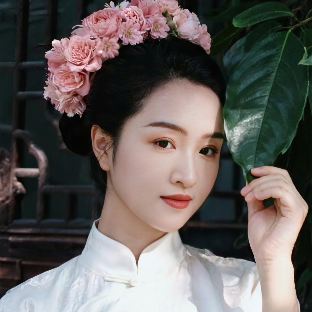 𝗘𝗹𝗹𝐒𝐡𝐈◡̈