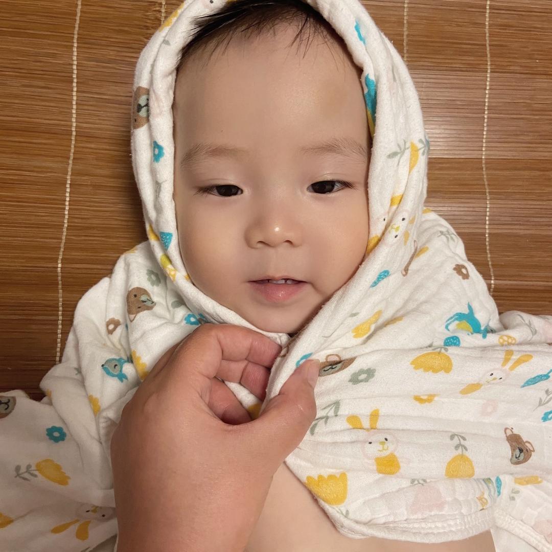 爱吃榴莲烤饼的美女