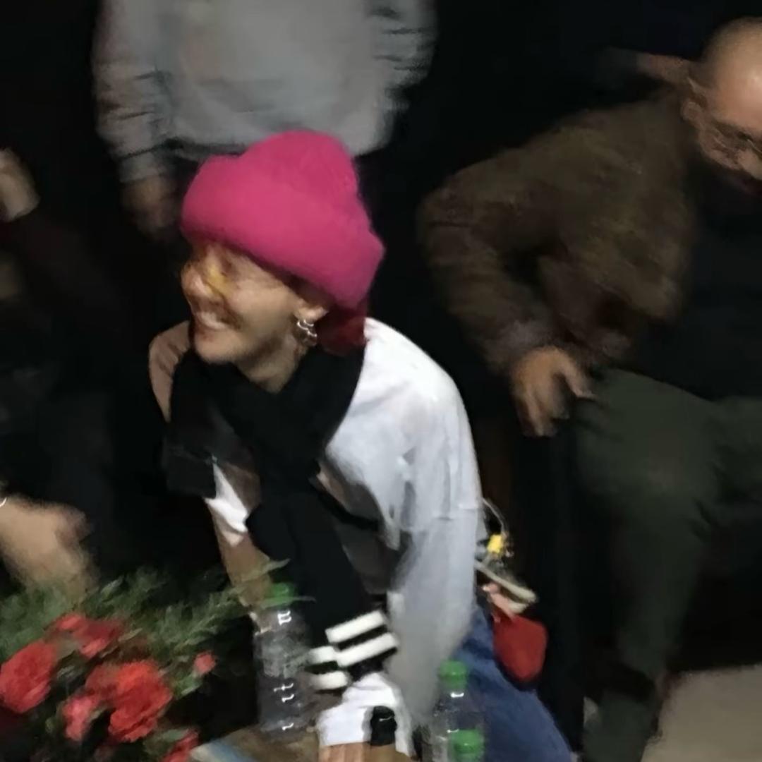 尊·