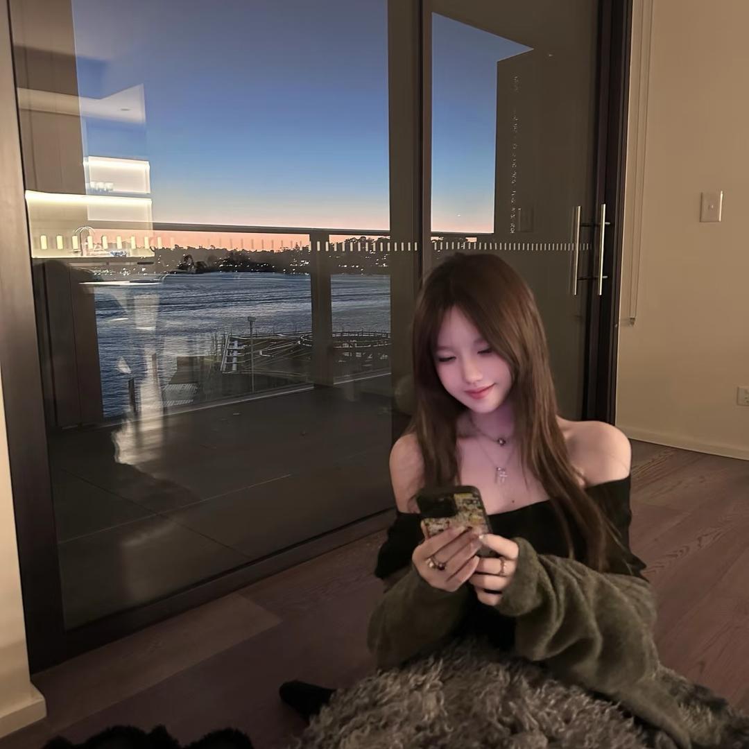 小妤^
