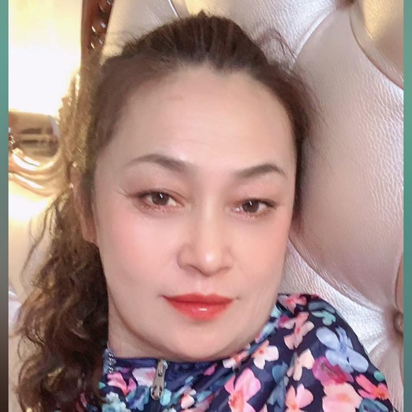 镜泊湖畔的小阿婆•东北松茸姐
