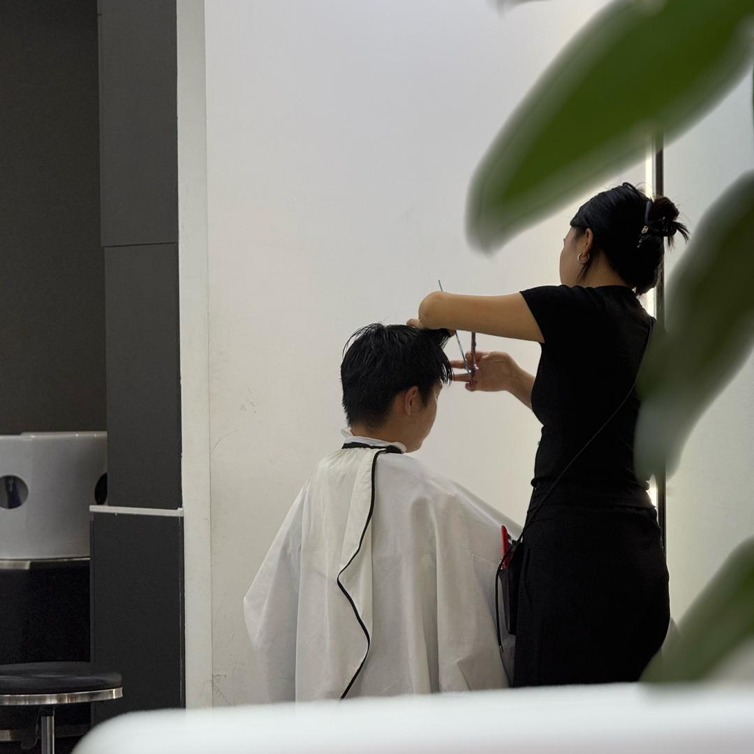 歌诗诺造型•小青