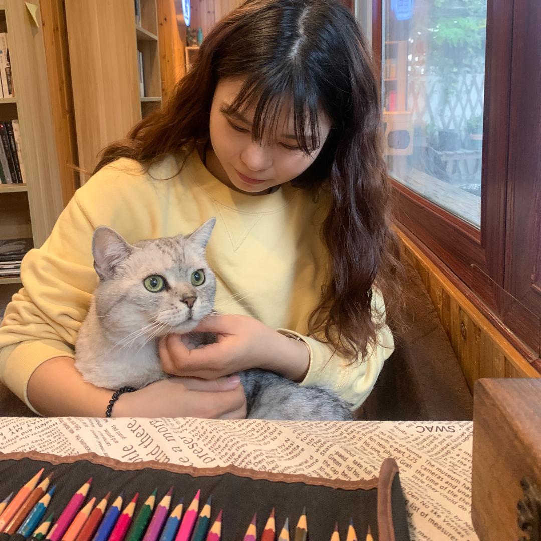 静香和橘子猫