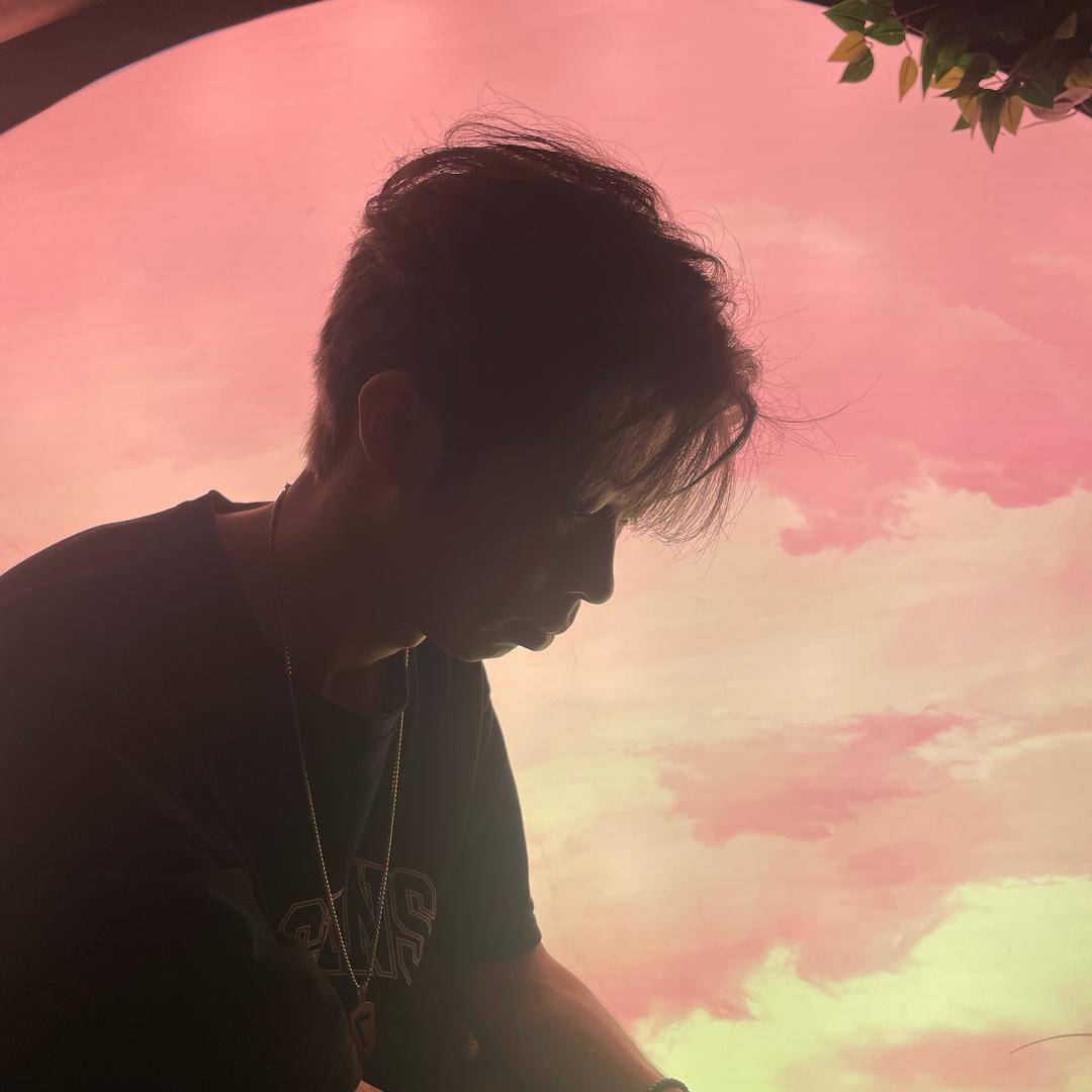 胖恐龙吃饱了撑着