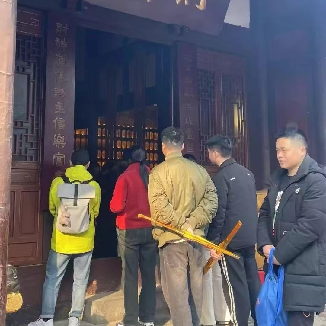 正闾居士