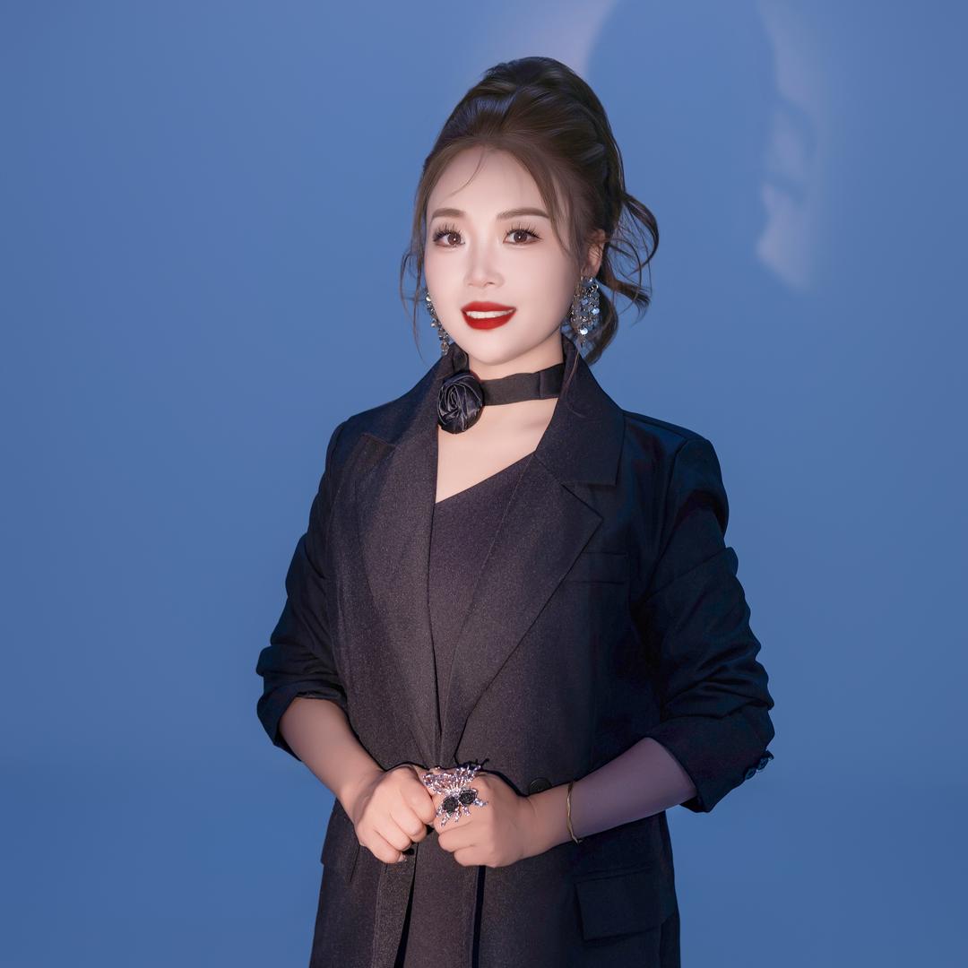主持人温婷