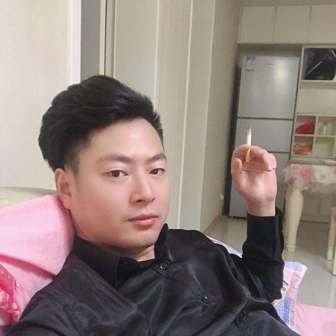 鼎力财团的黄玲玲头像