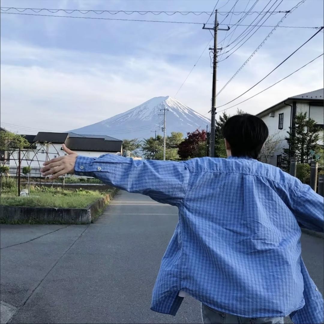 九