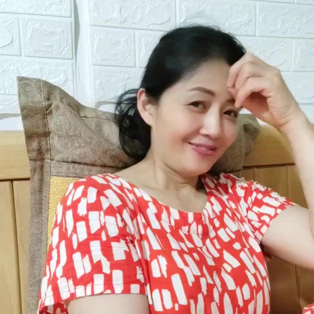 伶俐自己一个人