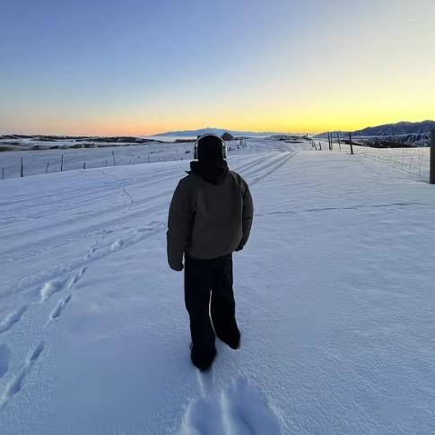 早上起来被帅醒