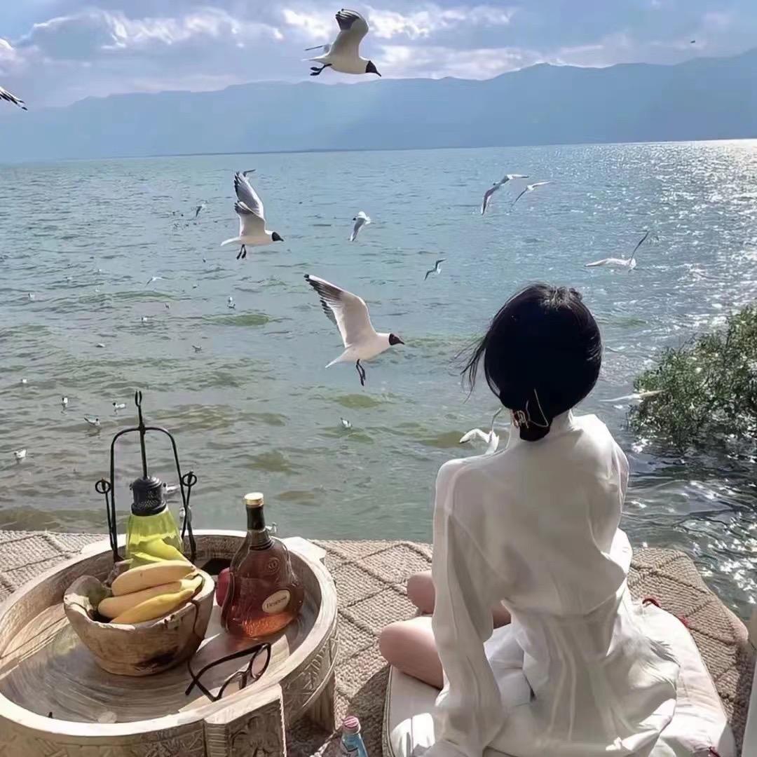 别捏小丽脸