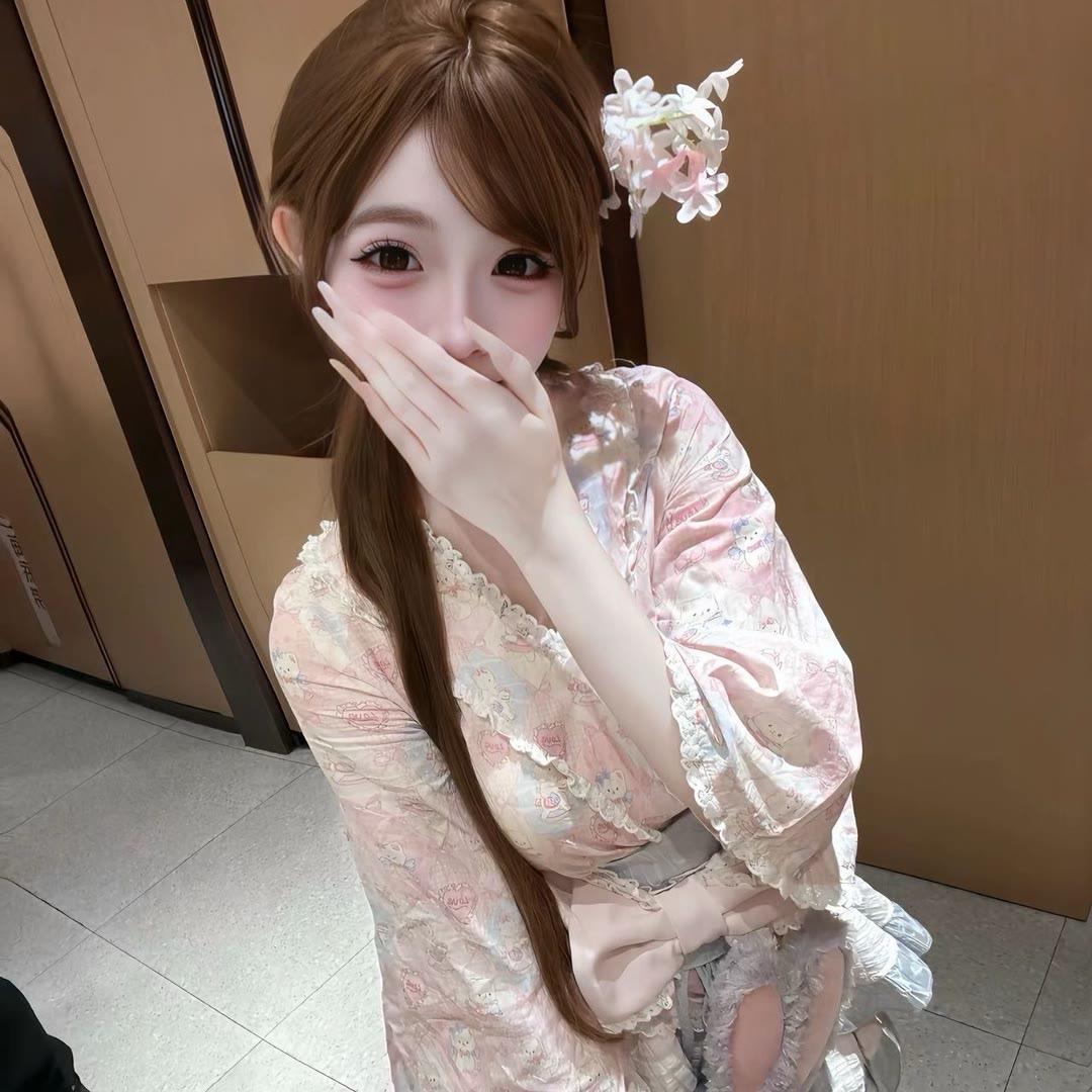 瑶瑶在厂里吖