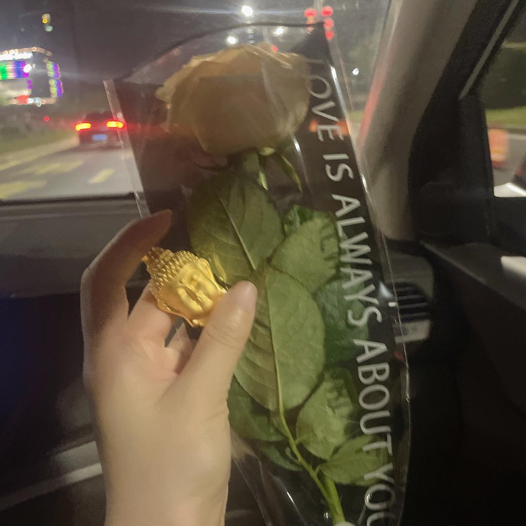 钱包有点紧张女士