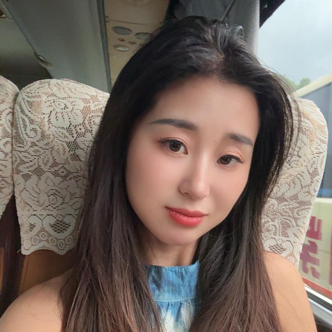 小月月（诺万娜主打功效护肤）