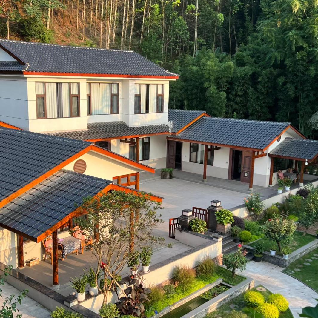 小坤钢结构琉璃瓦别墅屋顶