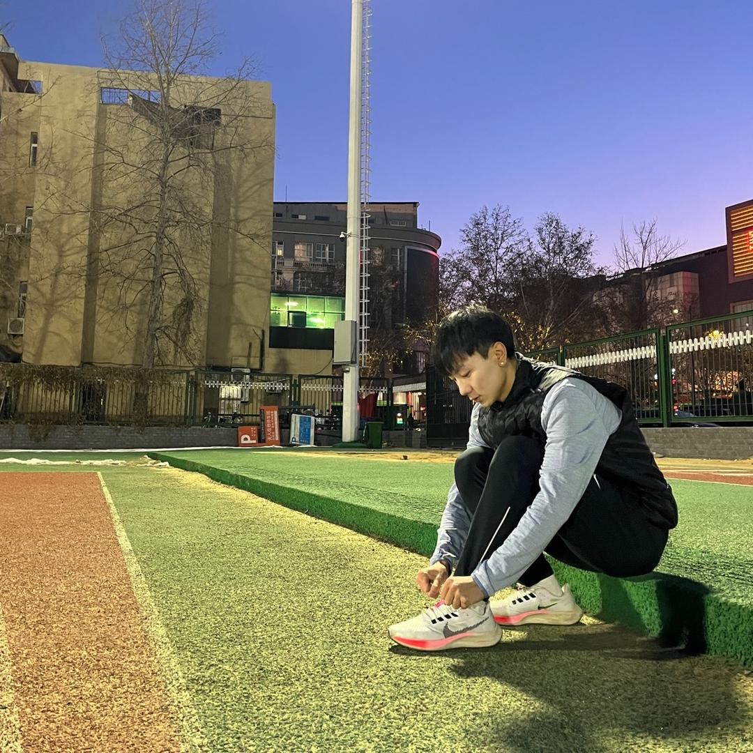 -吃掉小李子💫