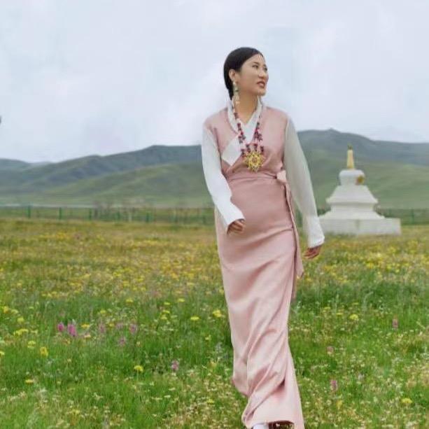 阿佳