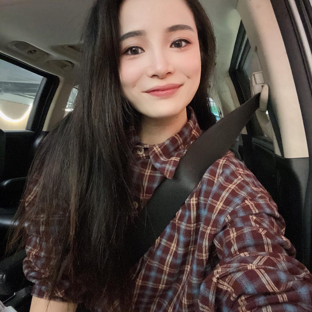 在义乌做饰品的凌子