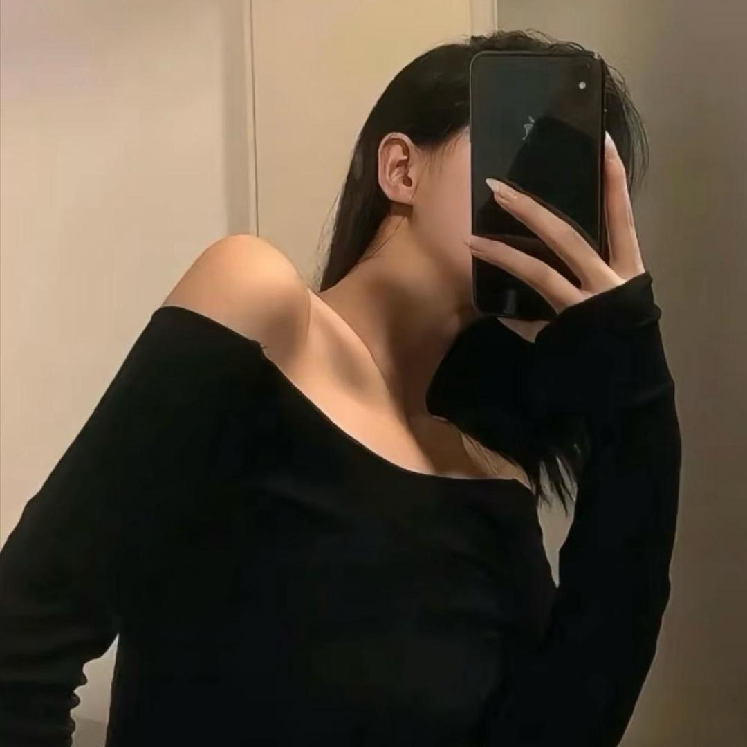 . 英不是莹
