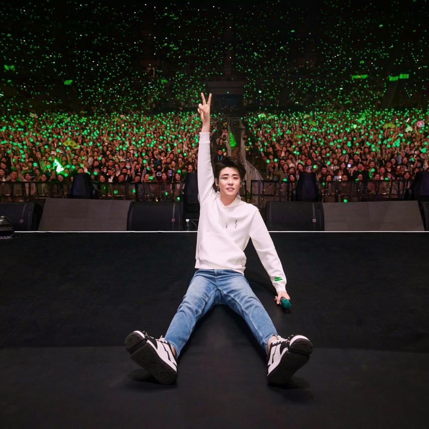 小手一牵，岁岁年年