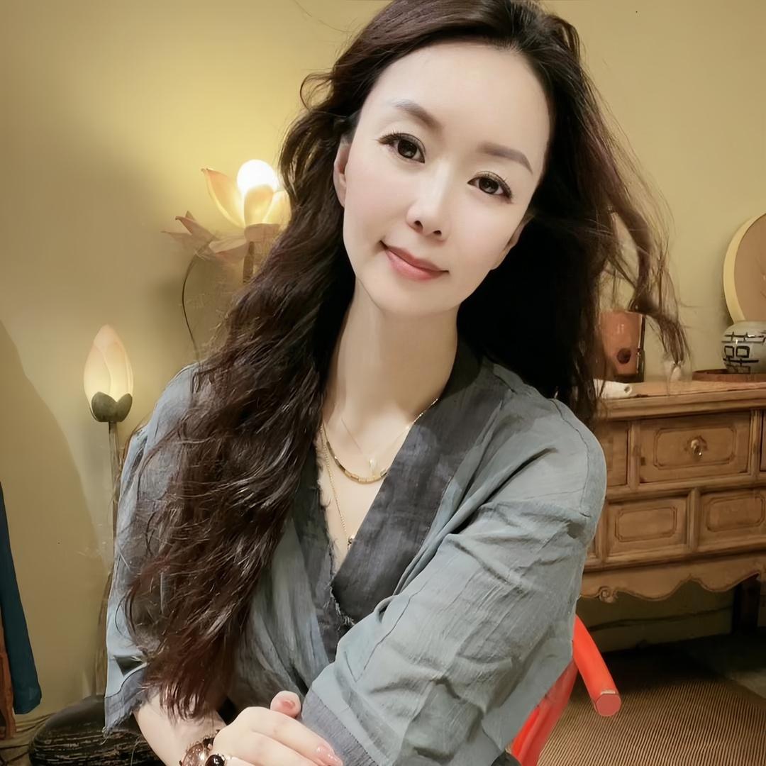 彩蝶儿服饰