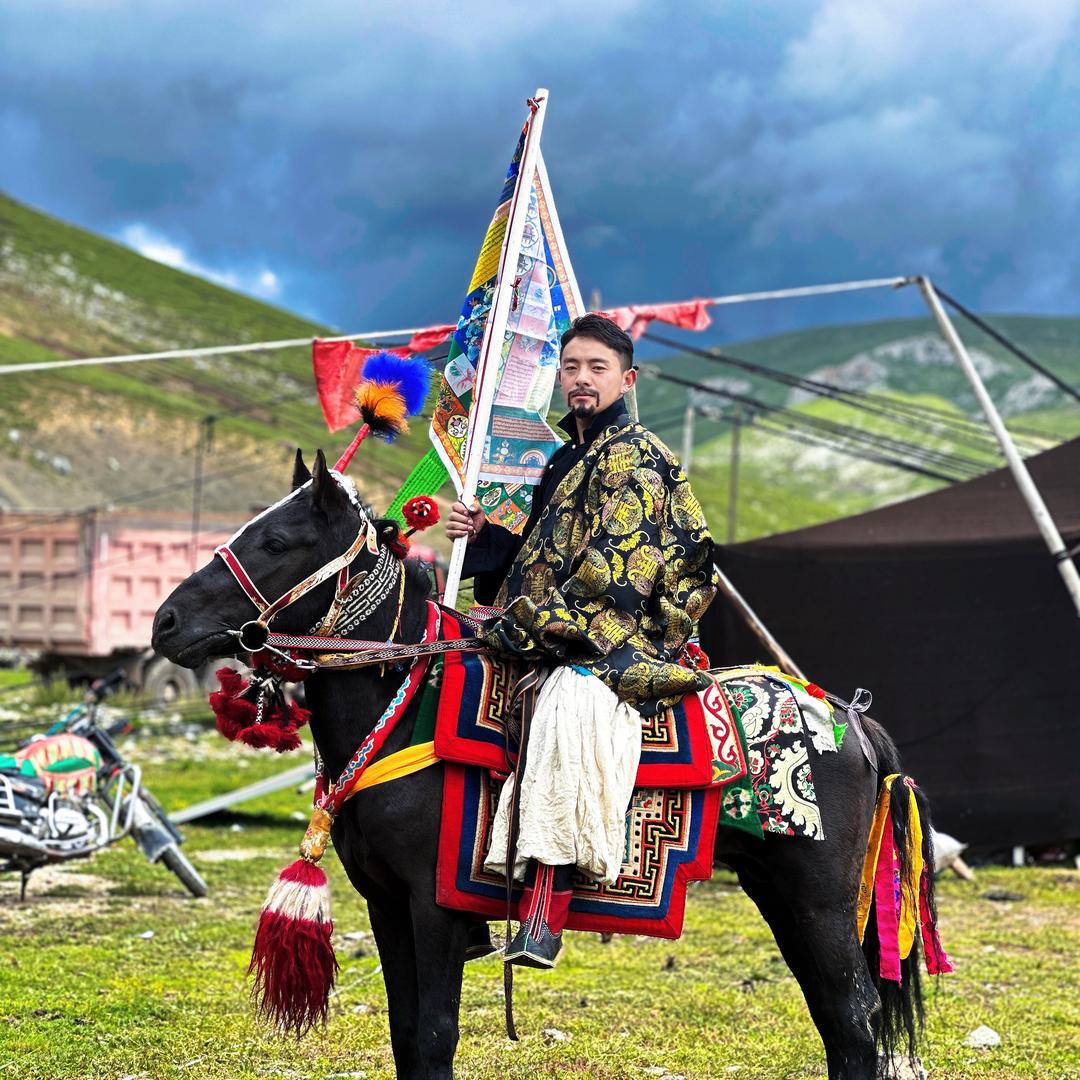 马背上的男孩🐎