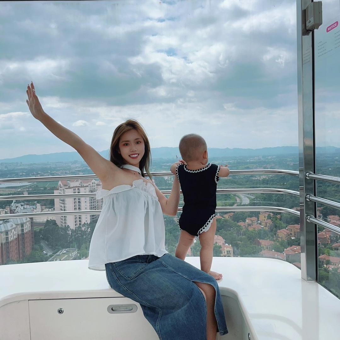 E 念也是俩娃妈