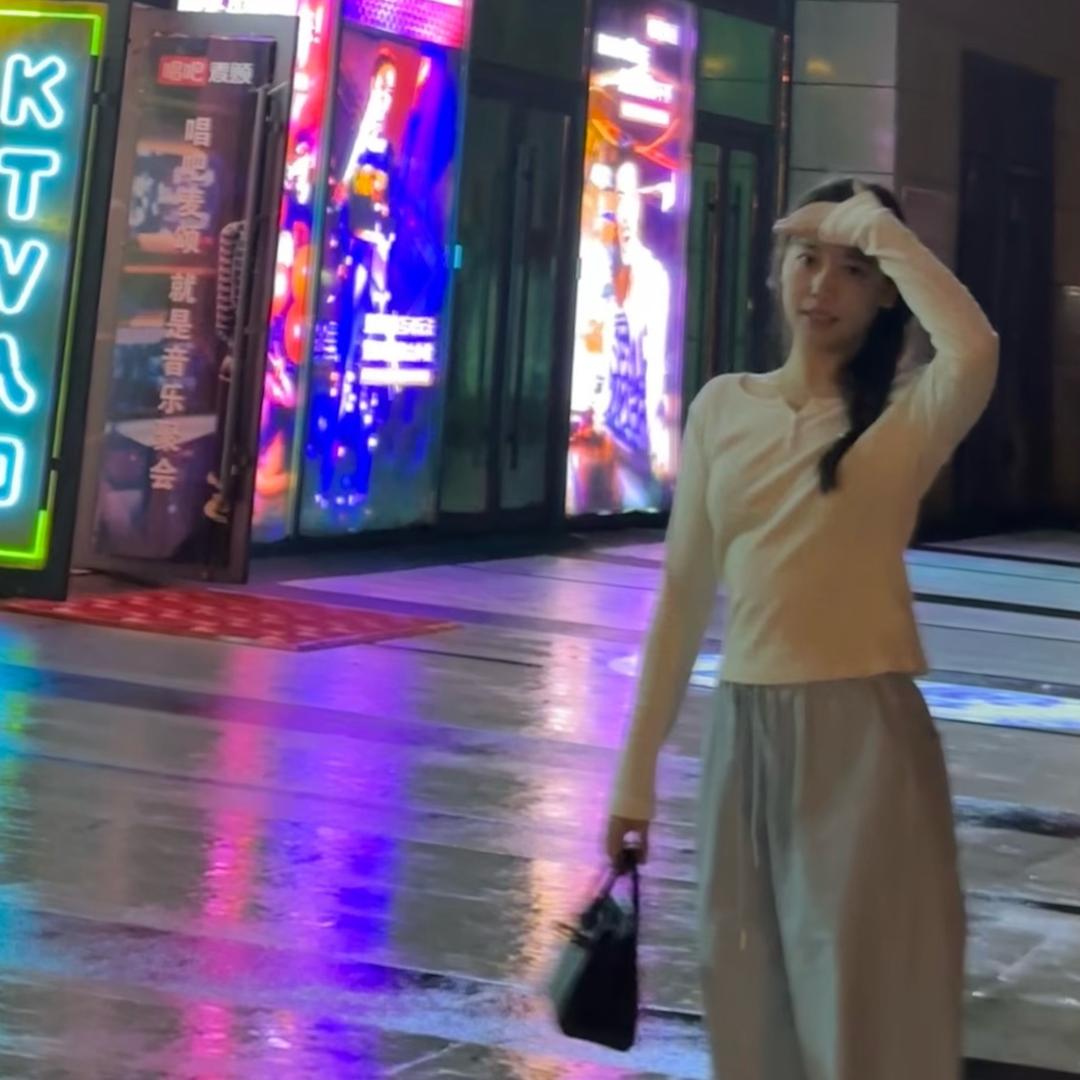 小包爱喝水
