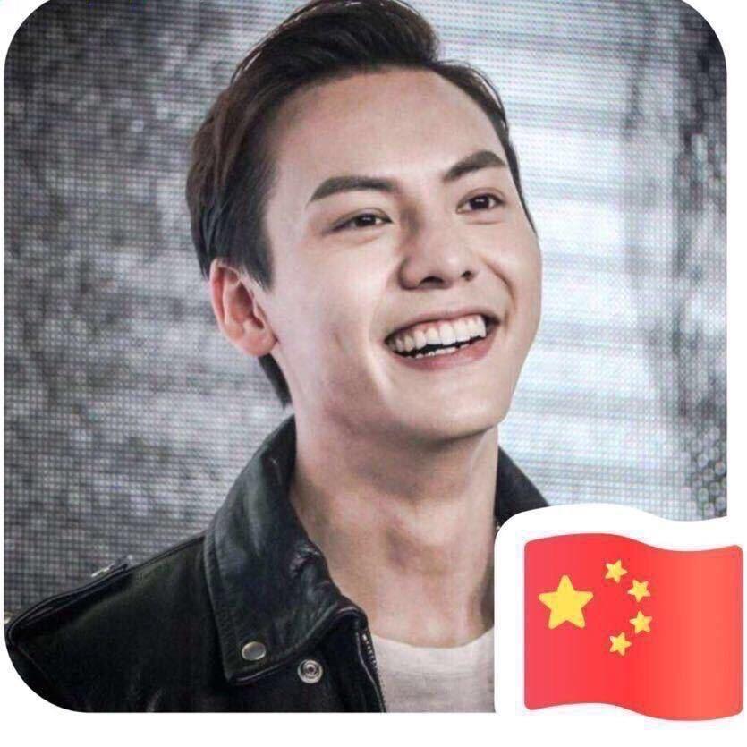 卖女装的男孩