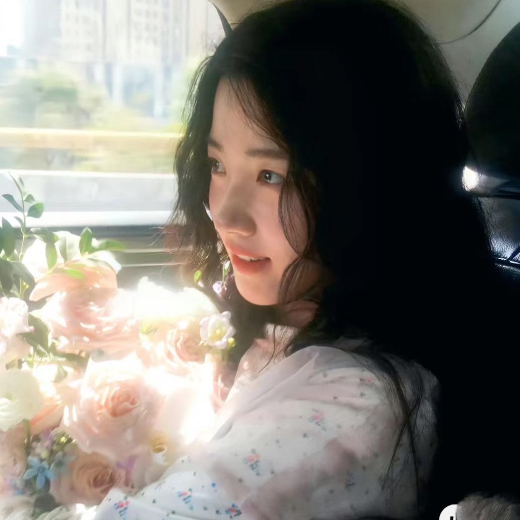 知鸥周ლ