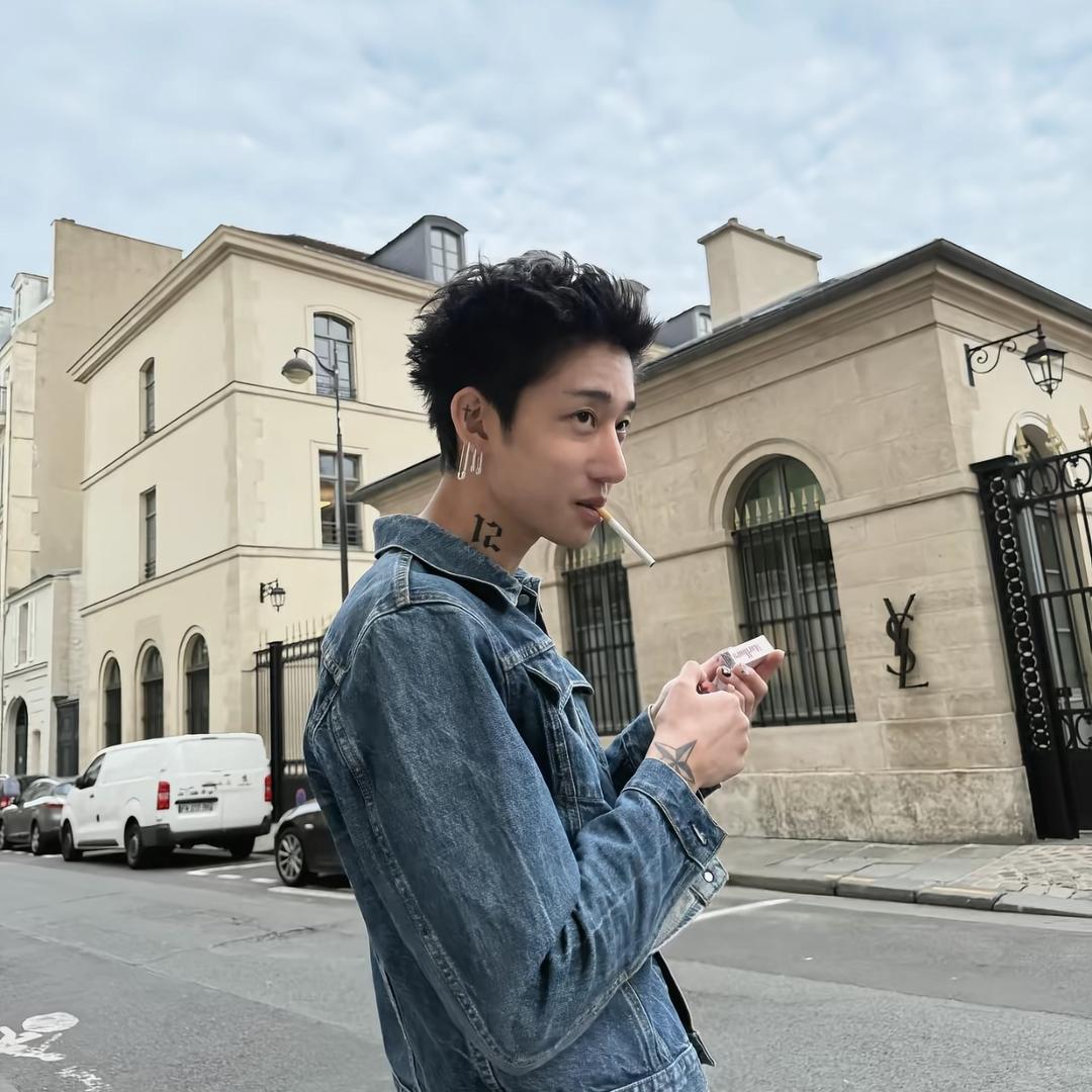反方向的钟