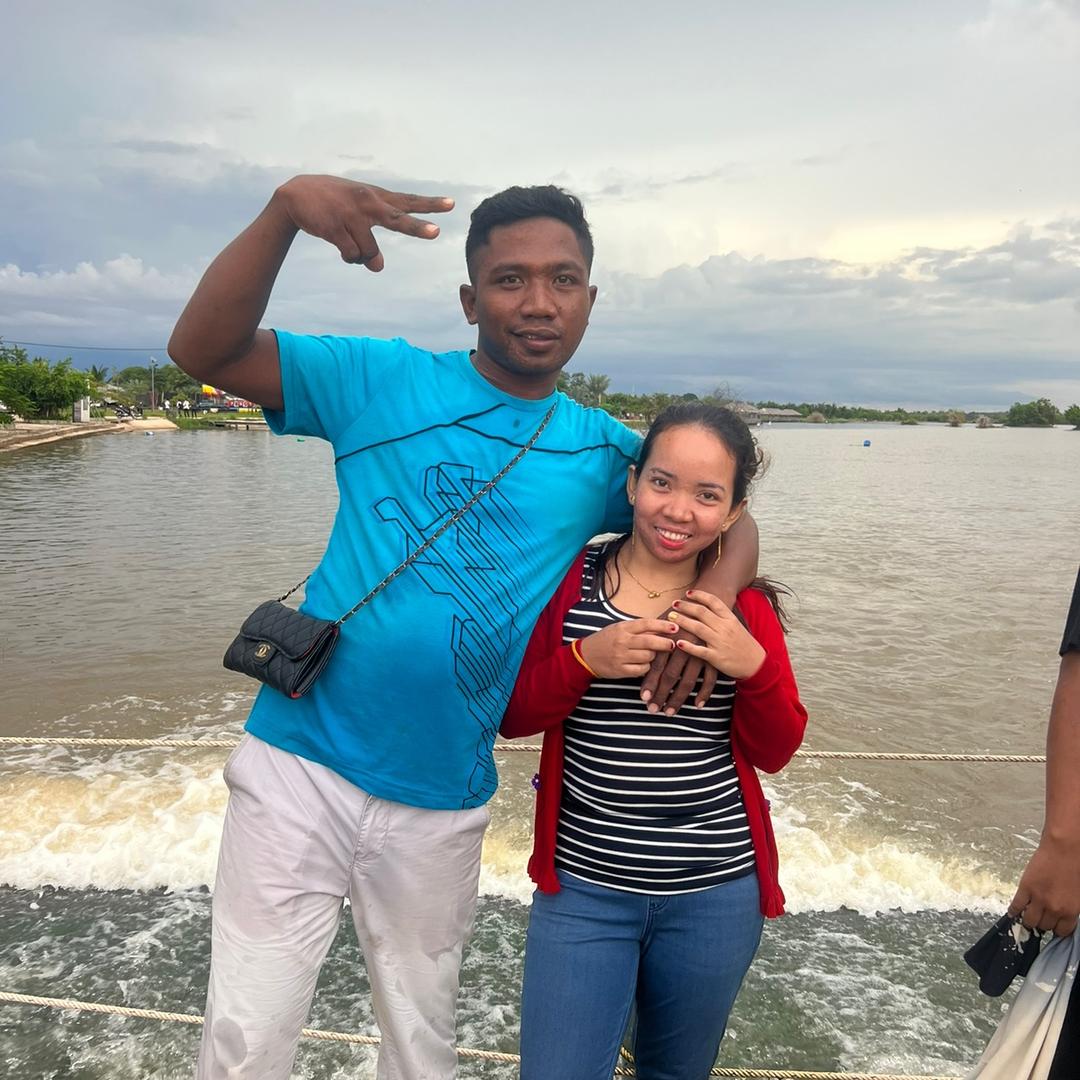 បានហេីយយេីងបែកគ្នាទៅ