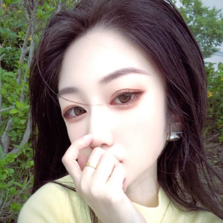 妮妮子.
