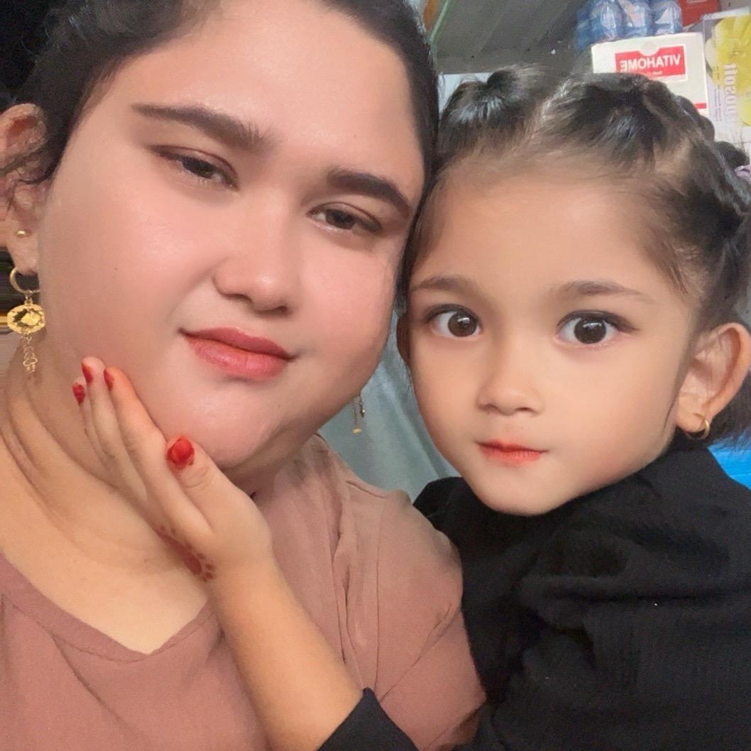 Jasmin Os ရွှေလီ