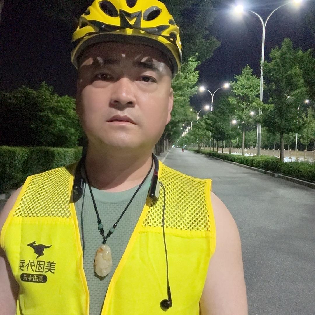 外卖大叔→《罗小政》