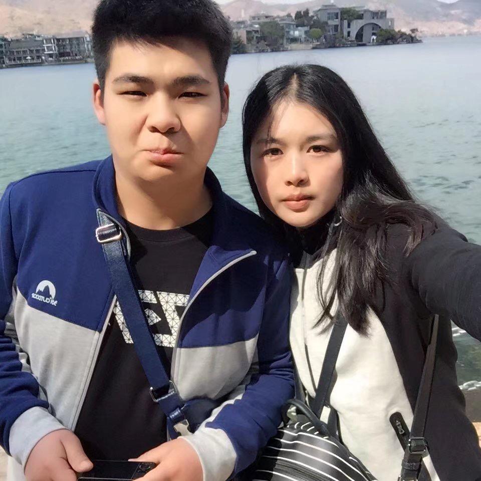 阿喆夫妇