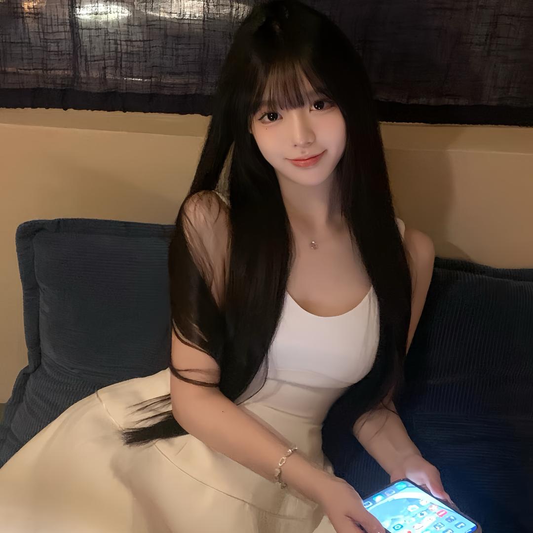 莉娜熊🐻‍❄️