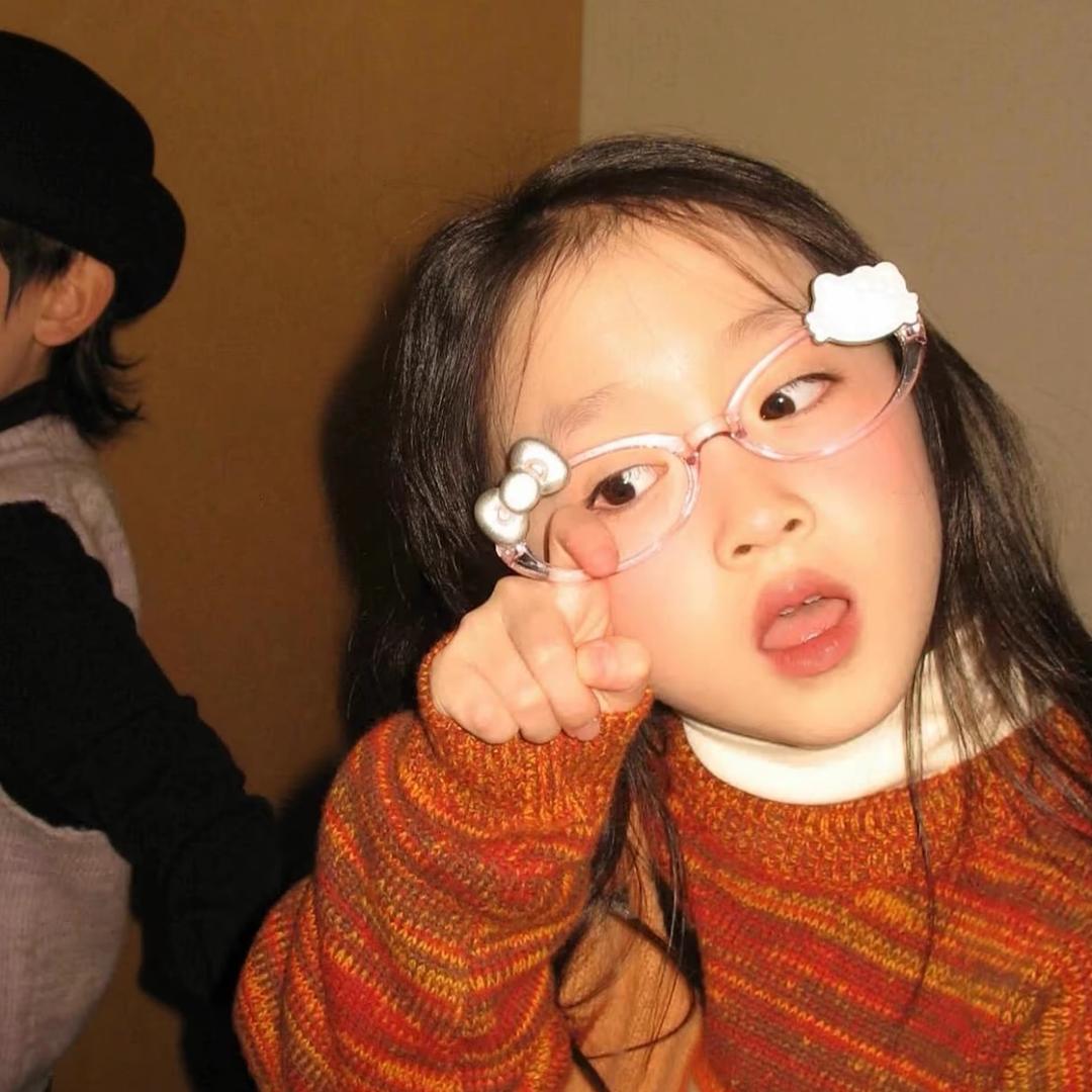 B小U