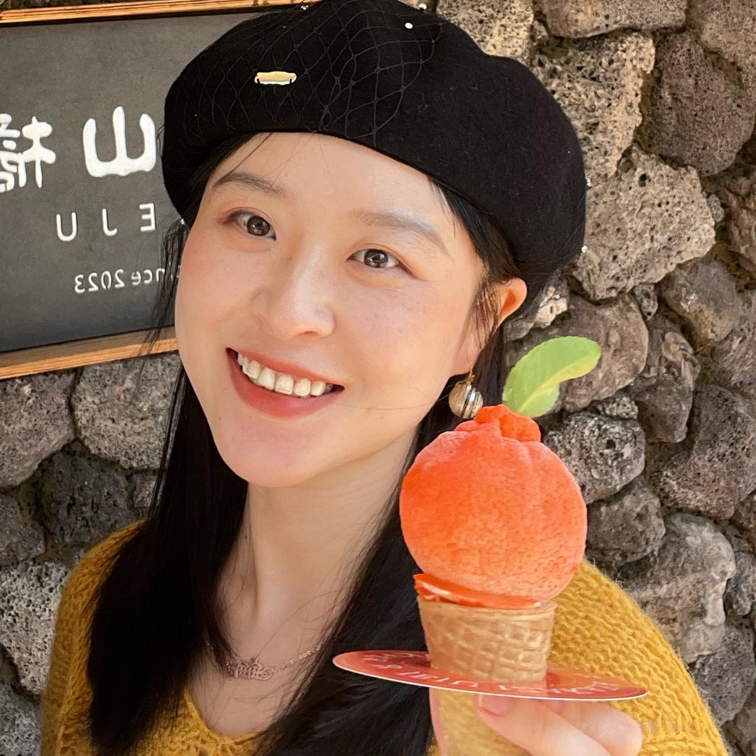 贾小真Zz