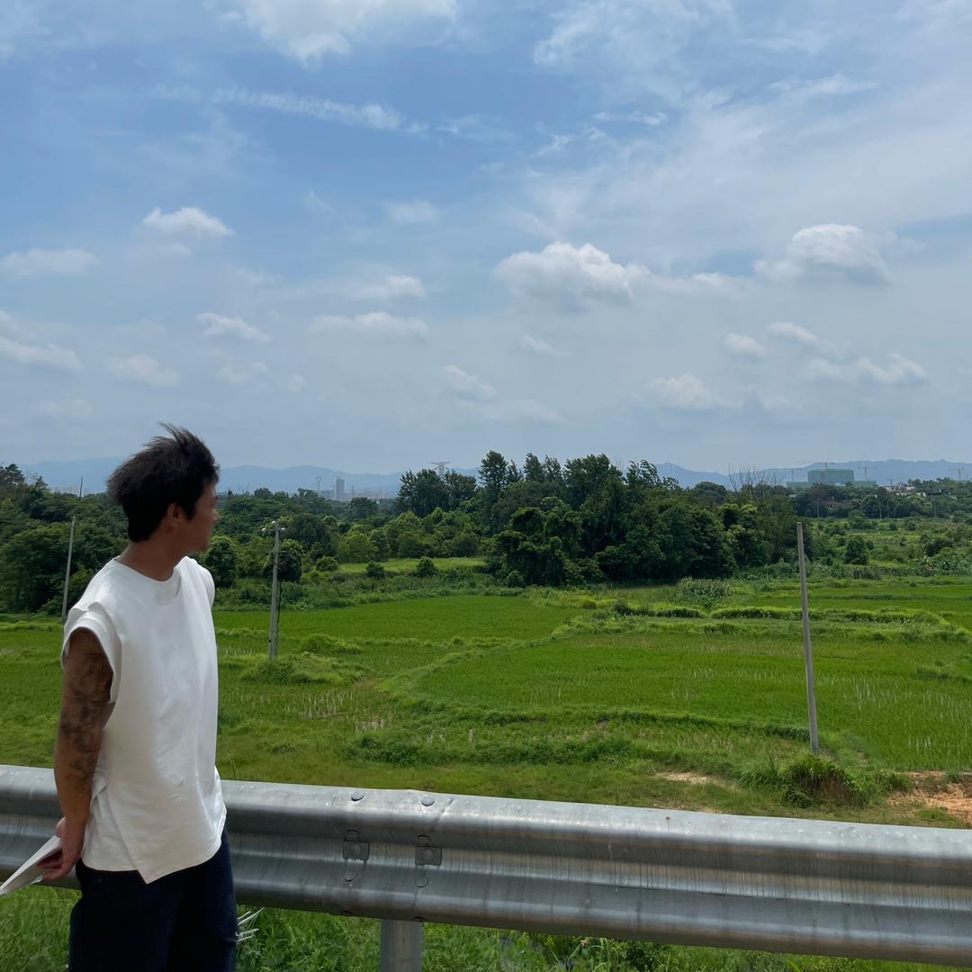 @易一