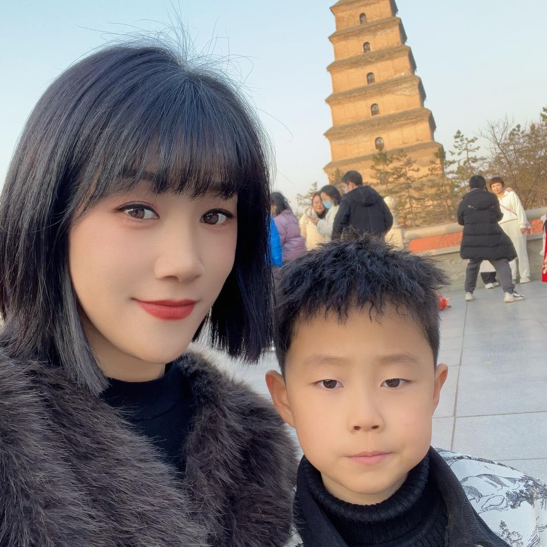 开心的馨宝