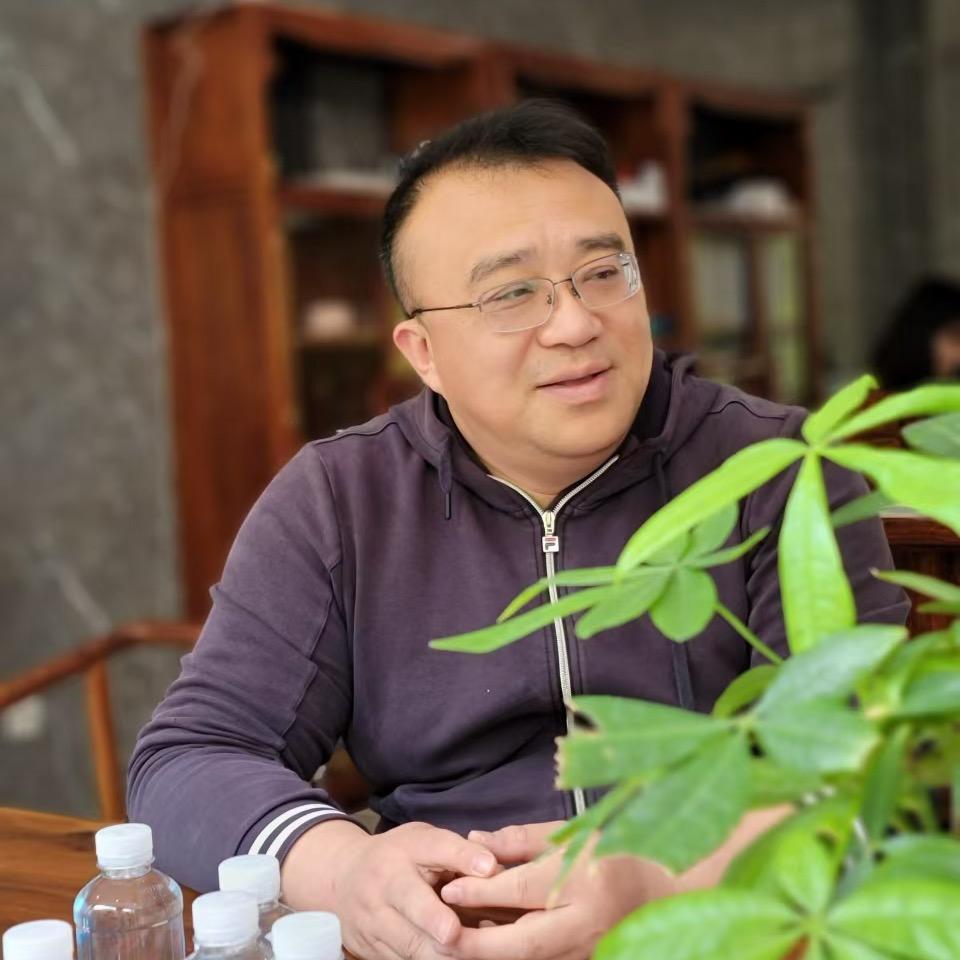 阿泓哥在东巴凤