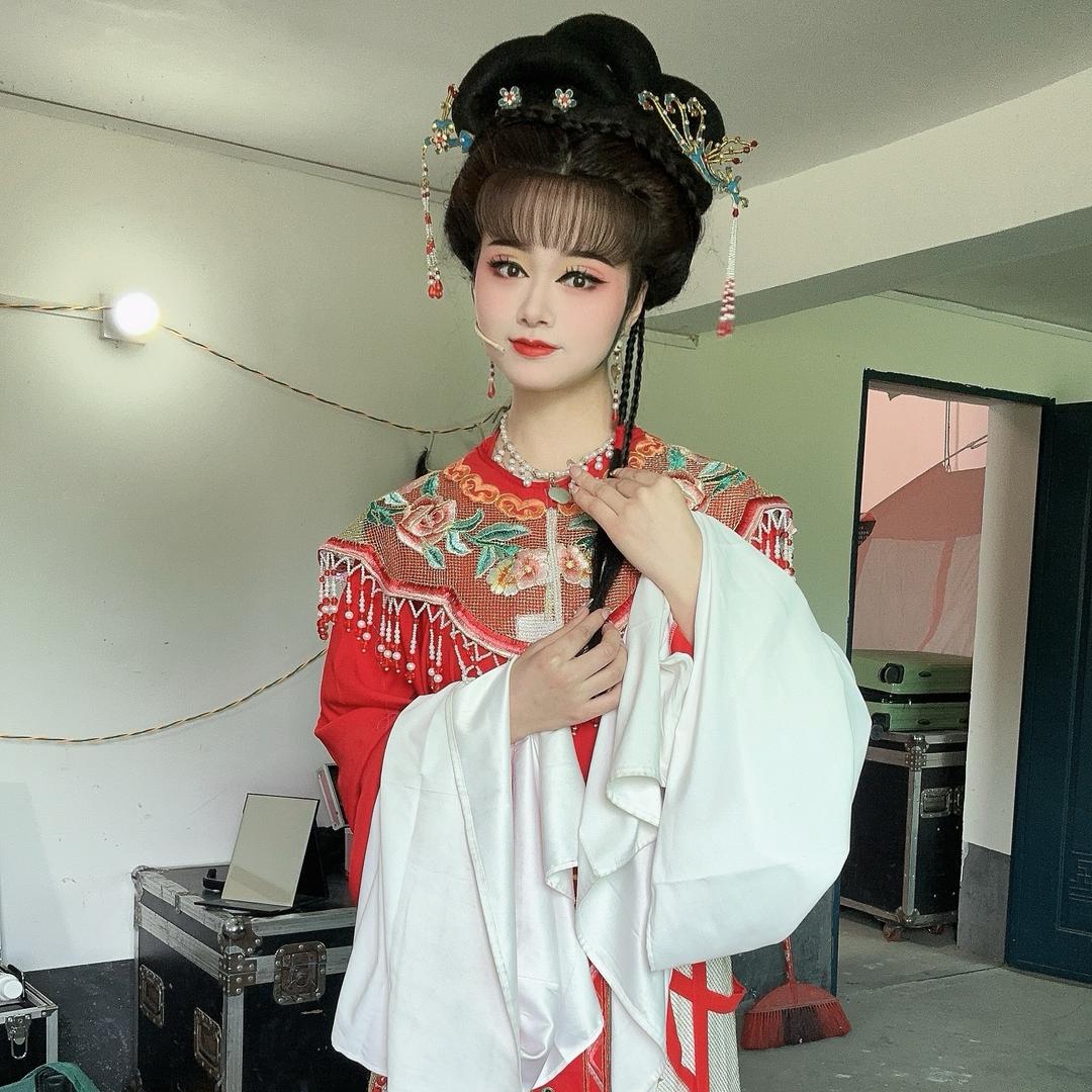 小乔 要努力变强、