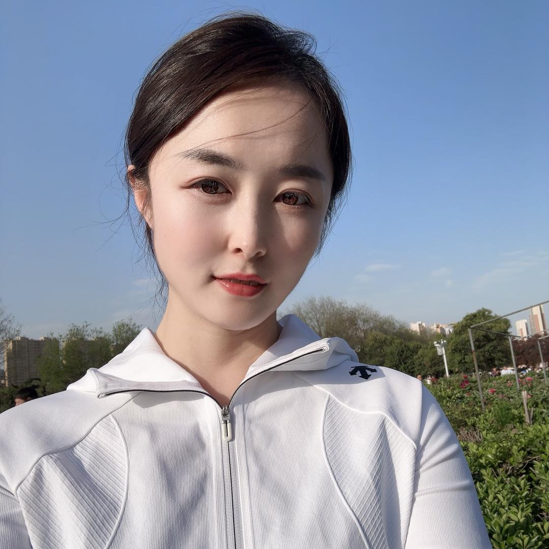 杨 亚 丹