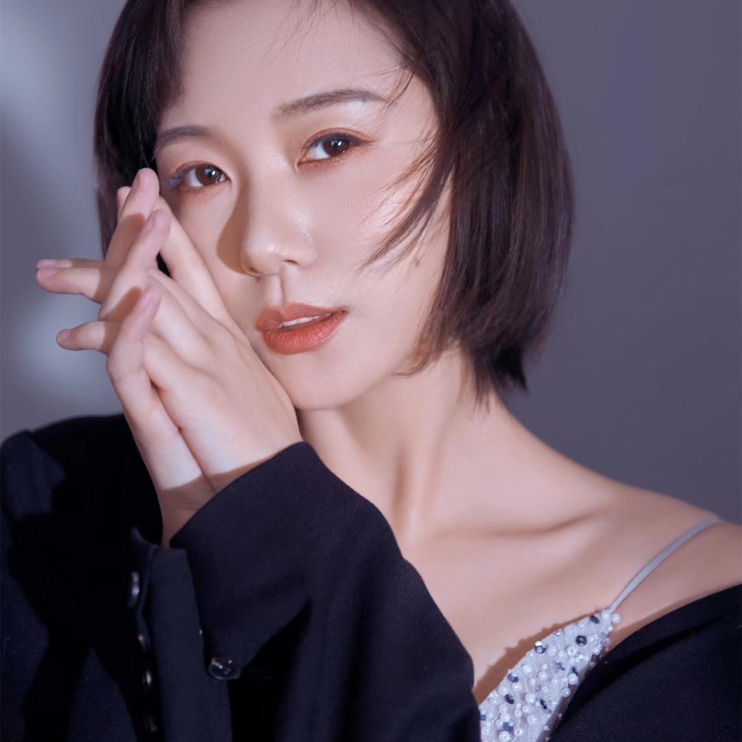 主持人小姜